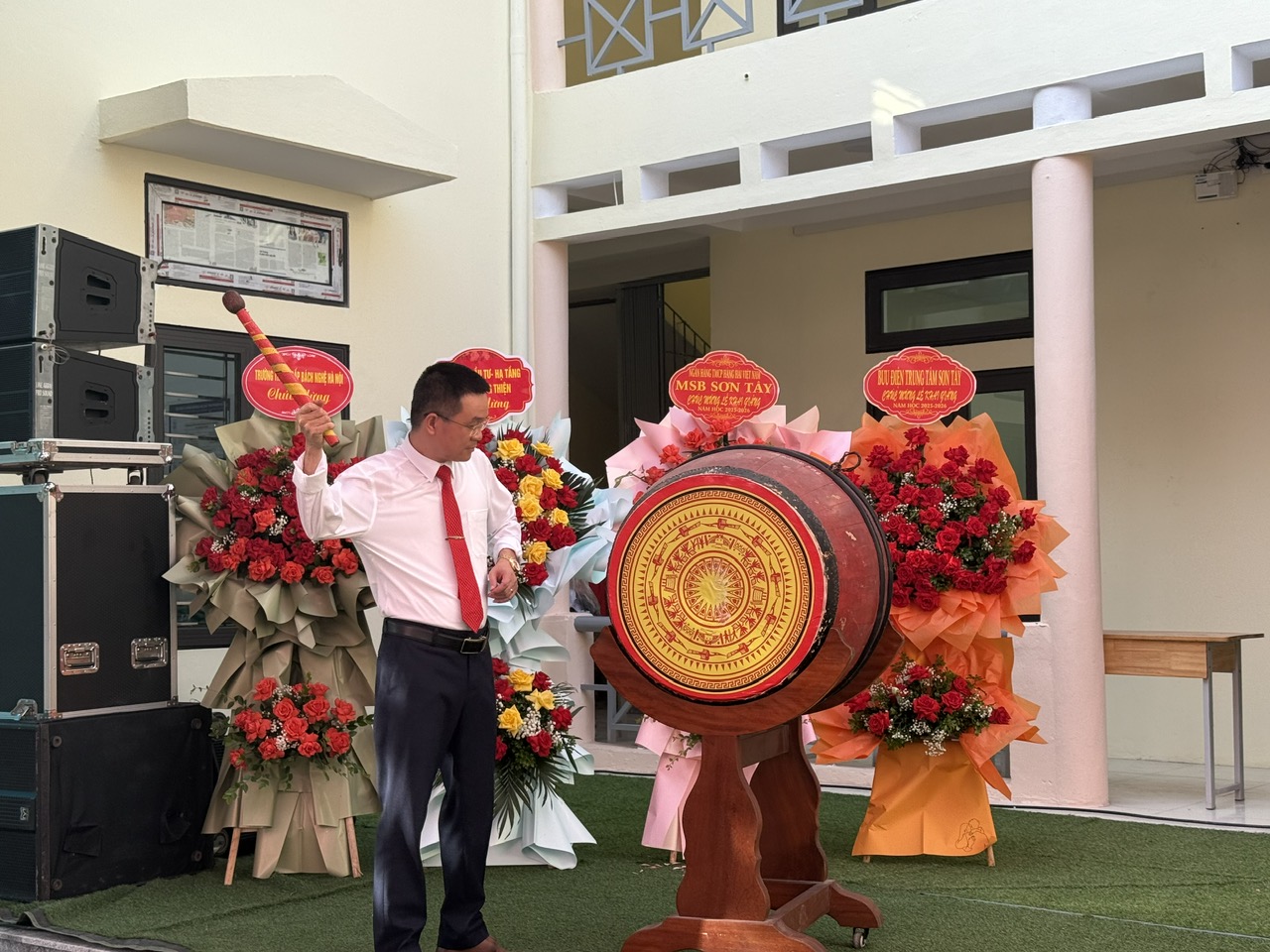 TRUNG TÂM GDNN-GDTX SƠN TÂY TƯNG BỪNG KHAI GIẢNG NĂM HỌC MỚI 2025-2026