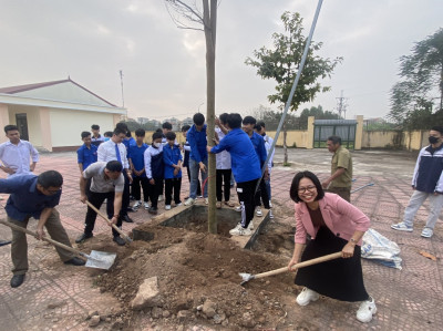 TRUNG TÂM GDNN-GDTX SƠN TÂY PHÁT ĐỘNG TẾT TRỒNG CÂY XUÂN GIÁP THÌN 2024